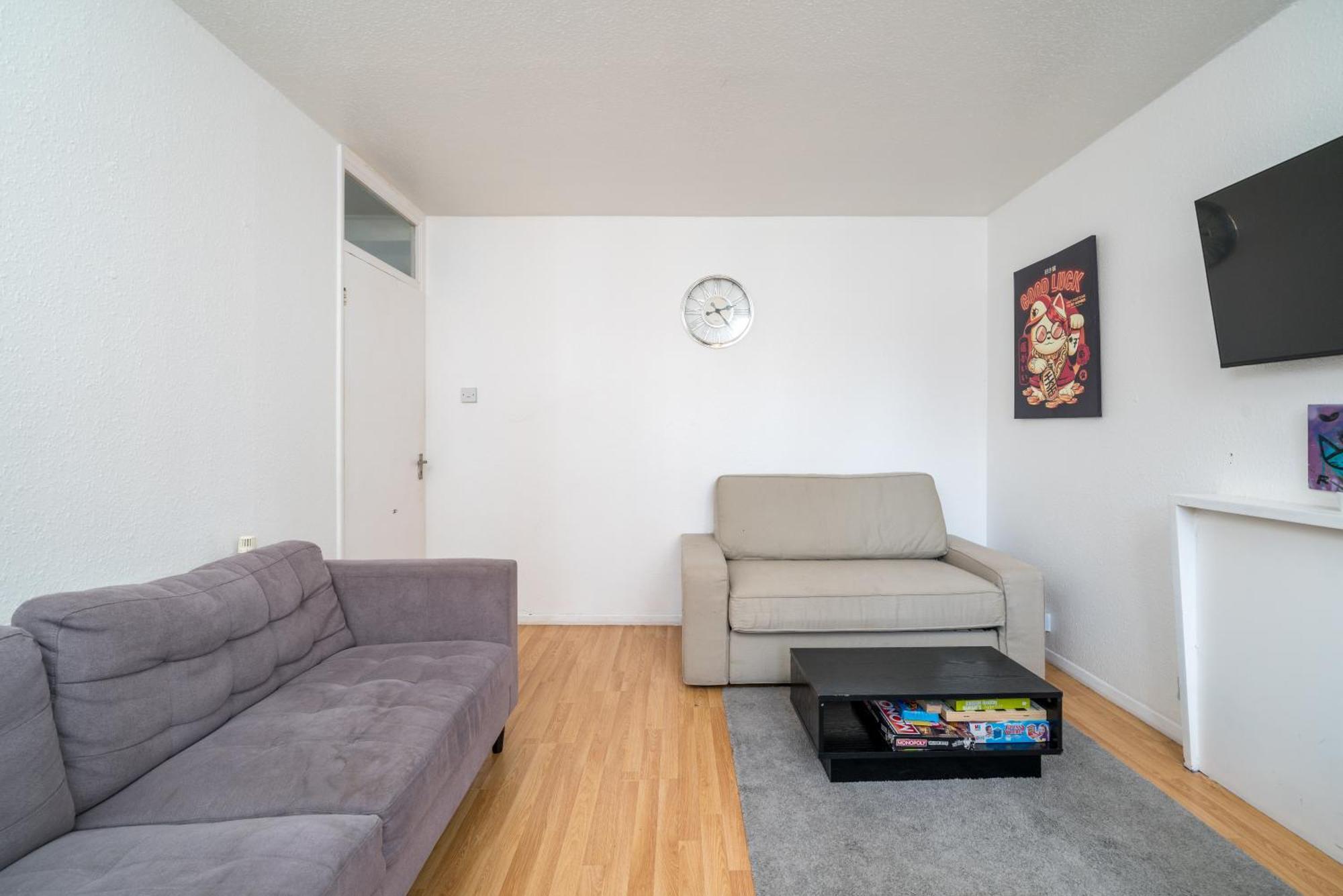 Апартаменты Spacious 1 Bed Flat In Dalston Лондон